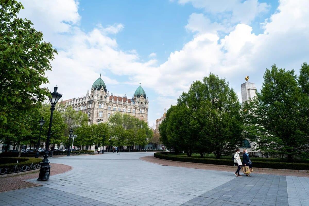 Lovely Downtown Apartment Close To The Basilica Budapeste Exterior foto