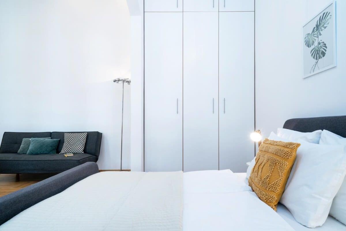 Lovely Downtown Apartment Close To The Basilica Budapeste Exterior foto