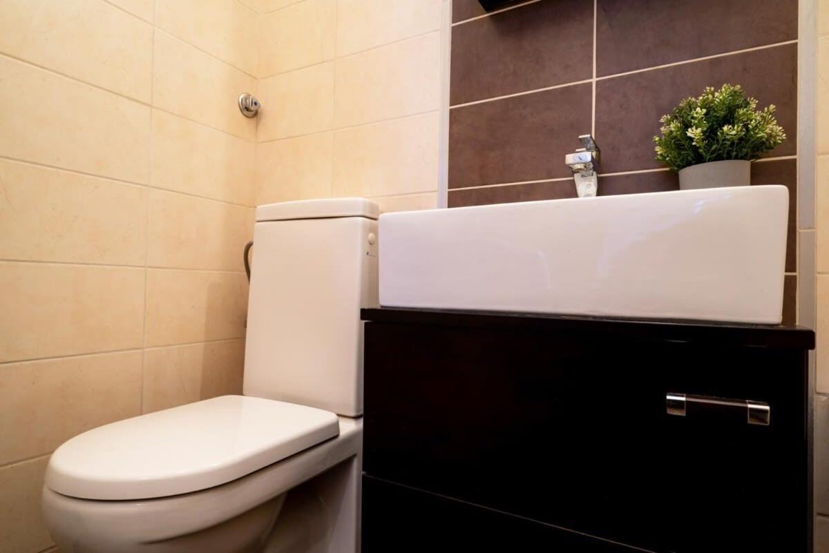 Lovely Downtown Apartment Close To The Basilica Budapeste Exterior foto