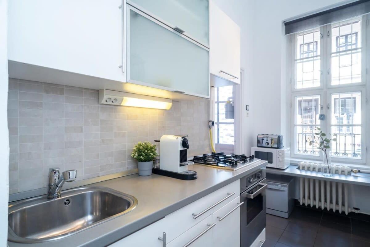 Lovely Downtown Apartment Close To The Basilica Budapeste Exterior foto