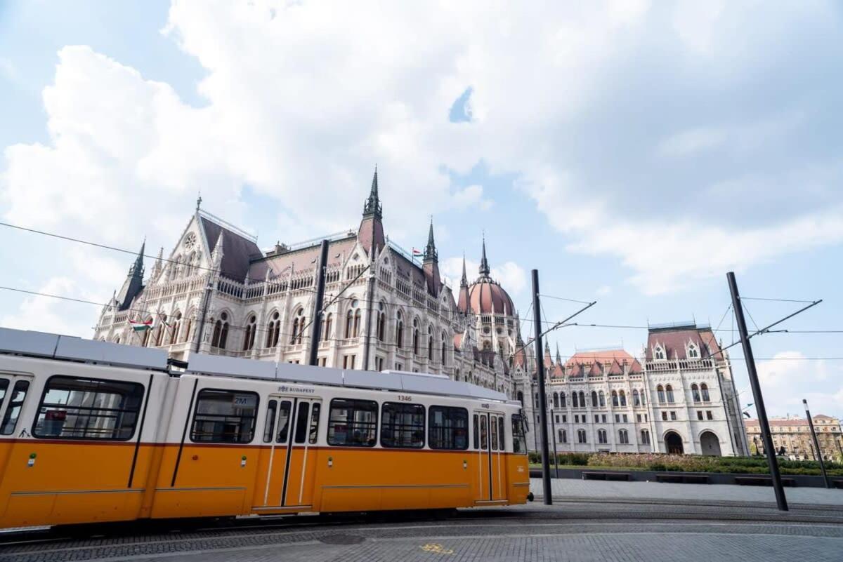 Lovely Downtown Apartment Close To The Basilica Budapeste Exterior foto