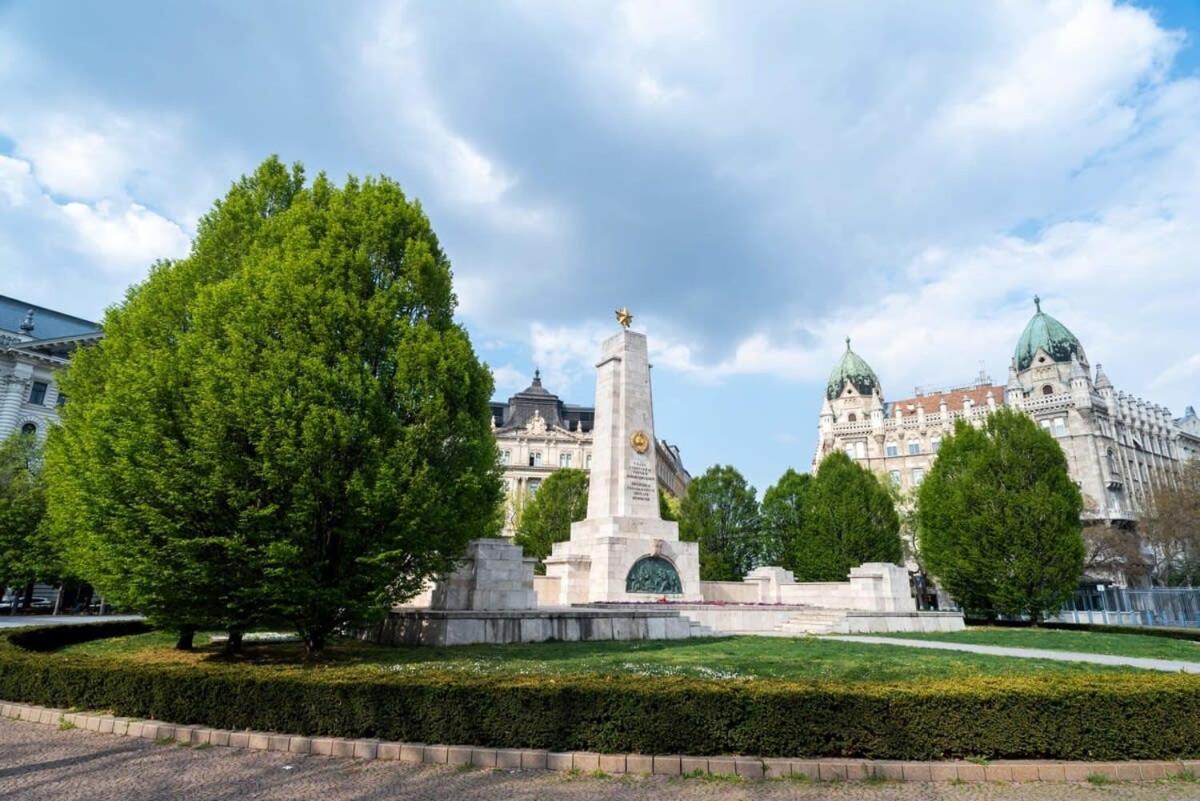 Lovely Downtown Apartment Close To The Basilica Budapeste Exterior foto